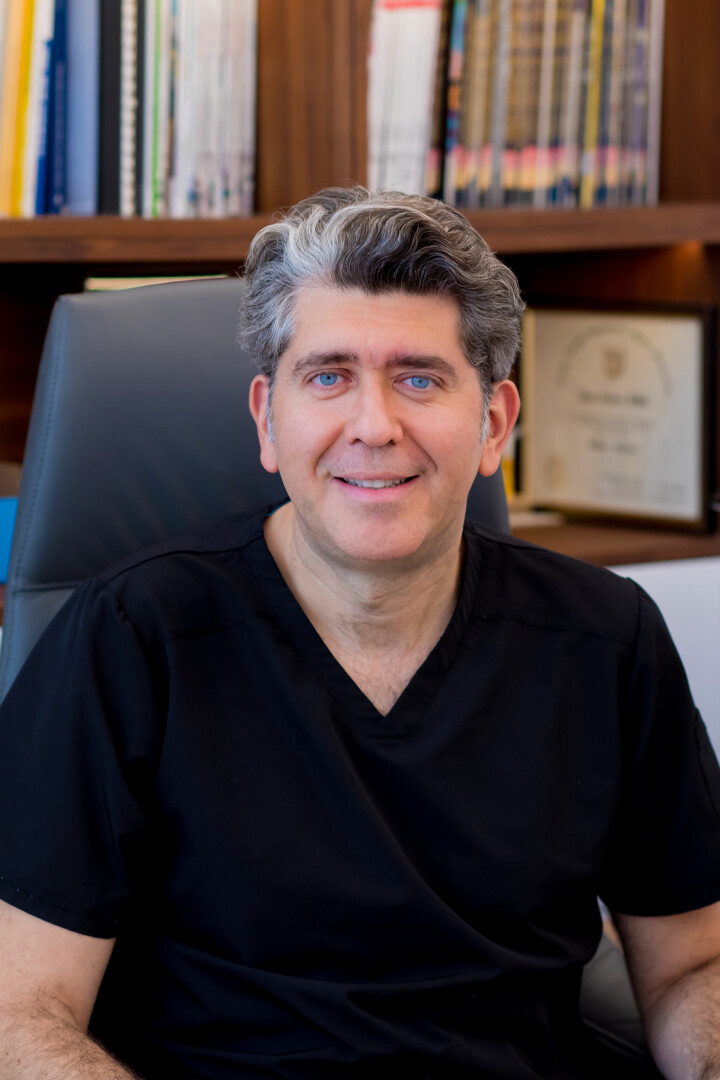 Dr Alain Chalom